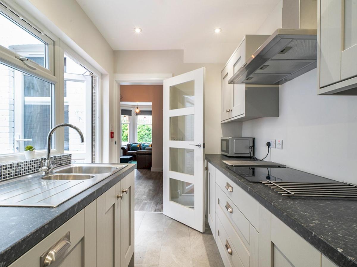 Pass The Keys Beautiful 4Br Restored Red Brick Cafes And Park Belfast Exterior photo